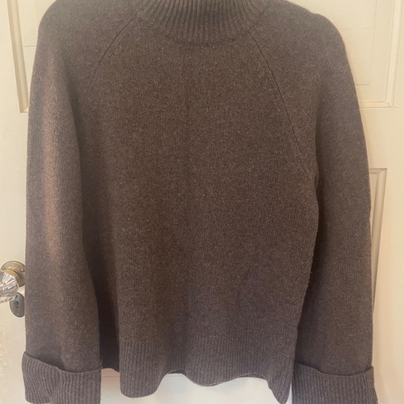 Reformation Garrett Cashmere Oversized Turtleneck - Picture 5 of 6